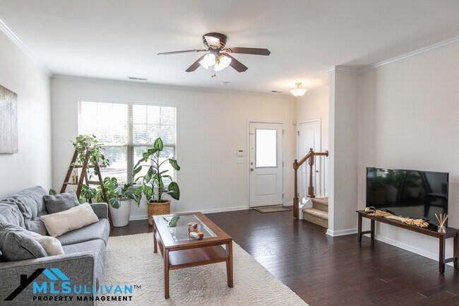 Building Photo - 108 Mt Evans Dr