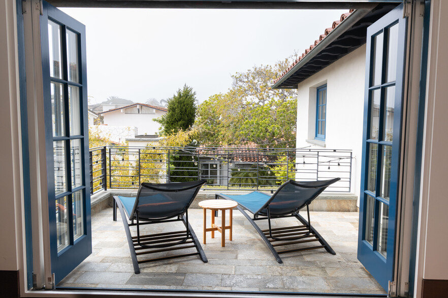 Building Photo - 207 Via Jucar