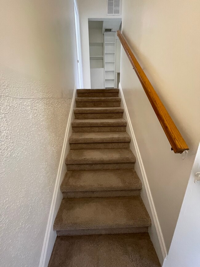 Building Photo - 5420 Lido St