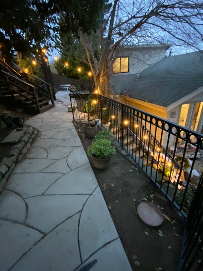 Building Photo - 266 Humboldt Rd