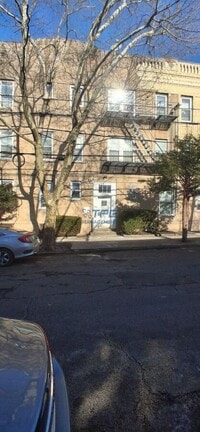 Building Photo - 265 Avenue B