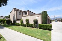 Building Photo - New with a View: This Property is just right for You!