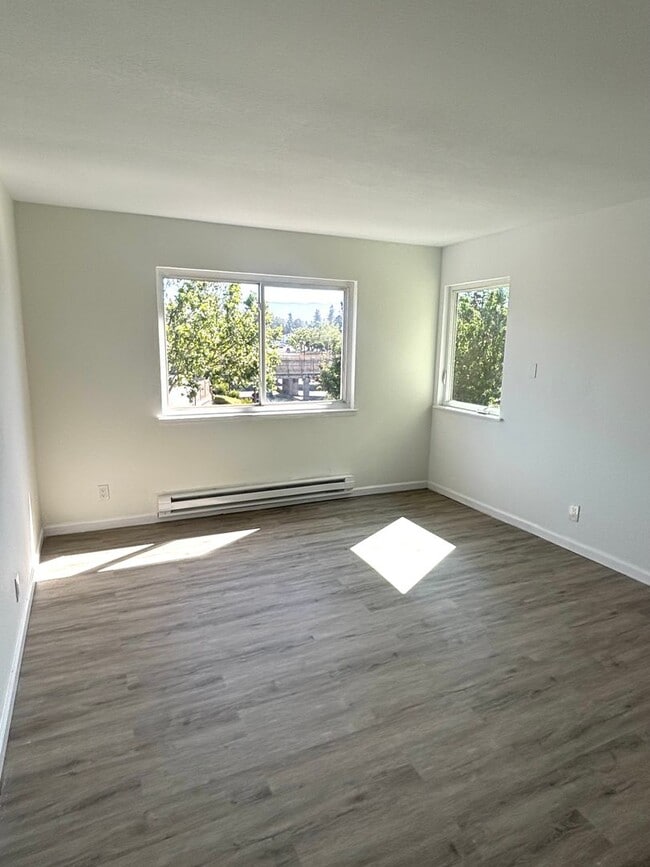Building Photo - Redwood City Apartments Unit 5