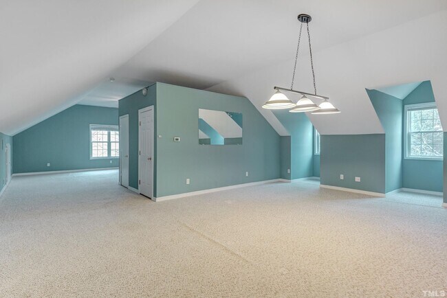 Building Photo - Beautiful single family home!