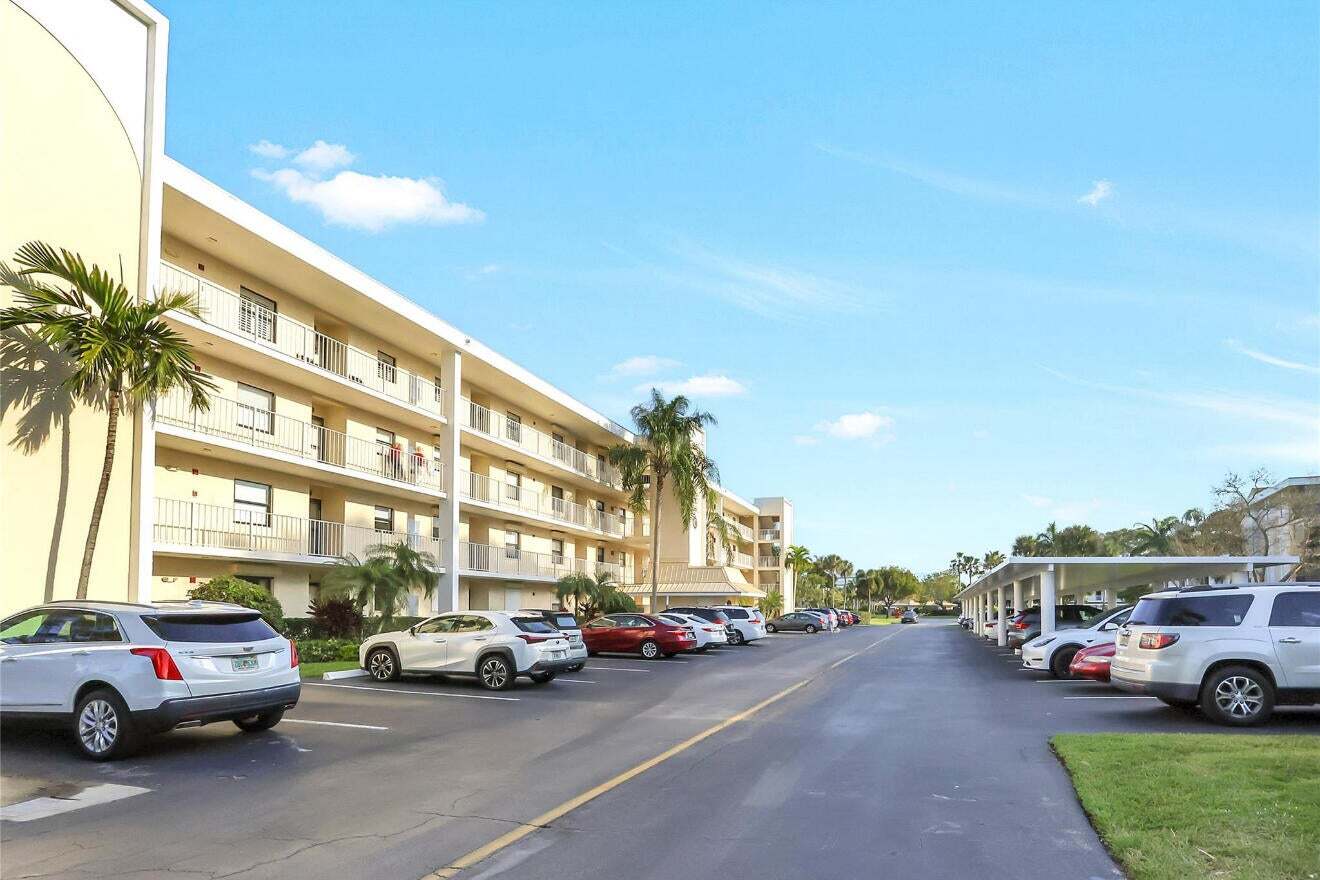 Building Photo - 300 N Highway A1A