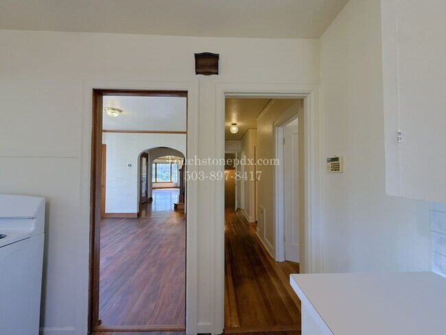Building Photo - 1401 SE 130th Ave