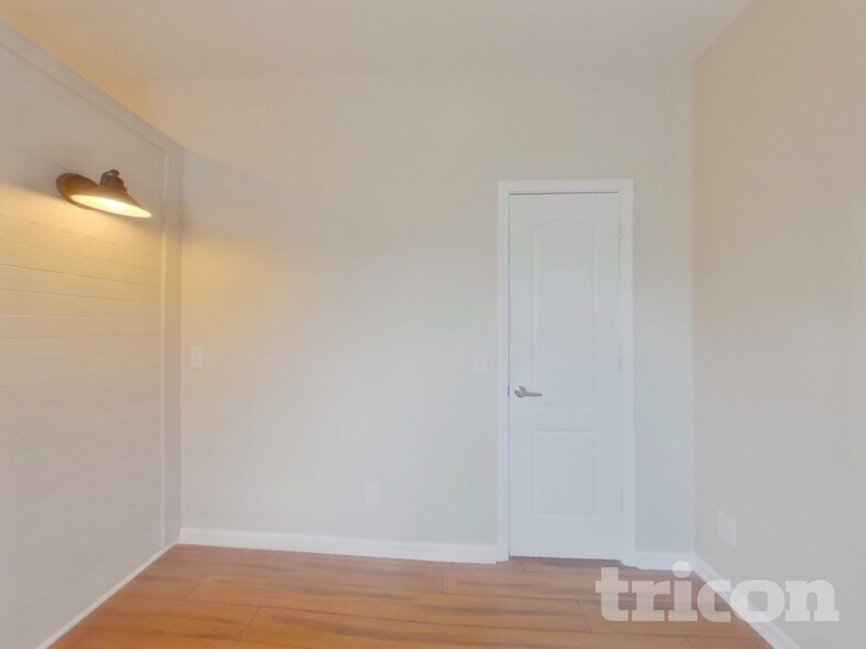 Building Photo - 1048 Silverberry St