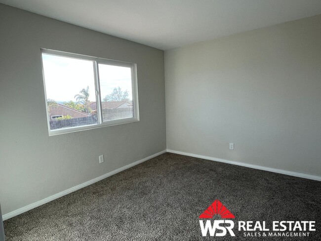 Building Photo - Stunning 4-Bedroom Remodeled Home for Rent...