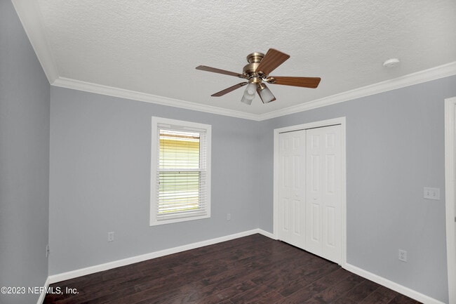 Building Photo - 757 MacKenzie Cir