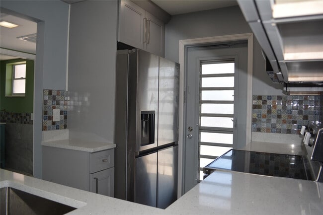 Building Photo - 1481 S Ocean Blvd