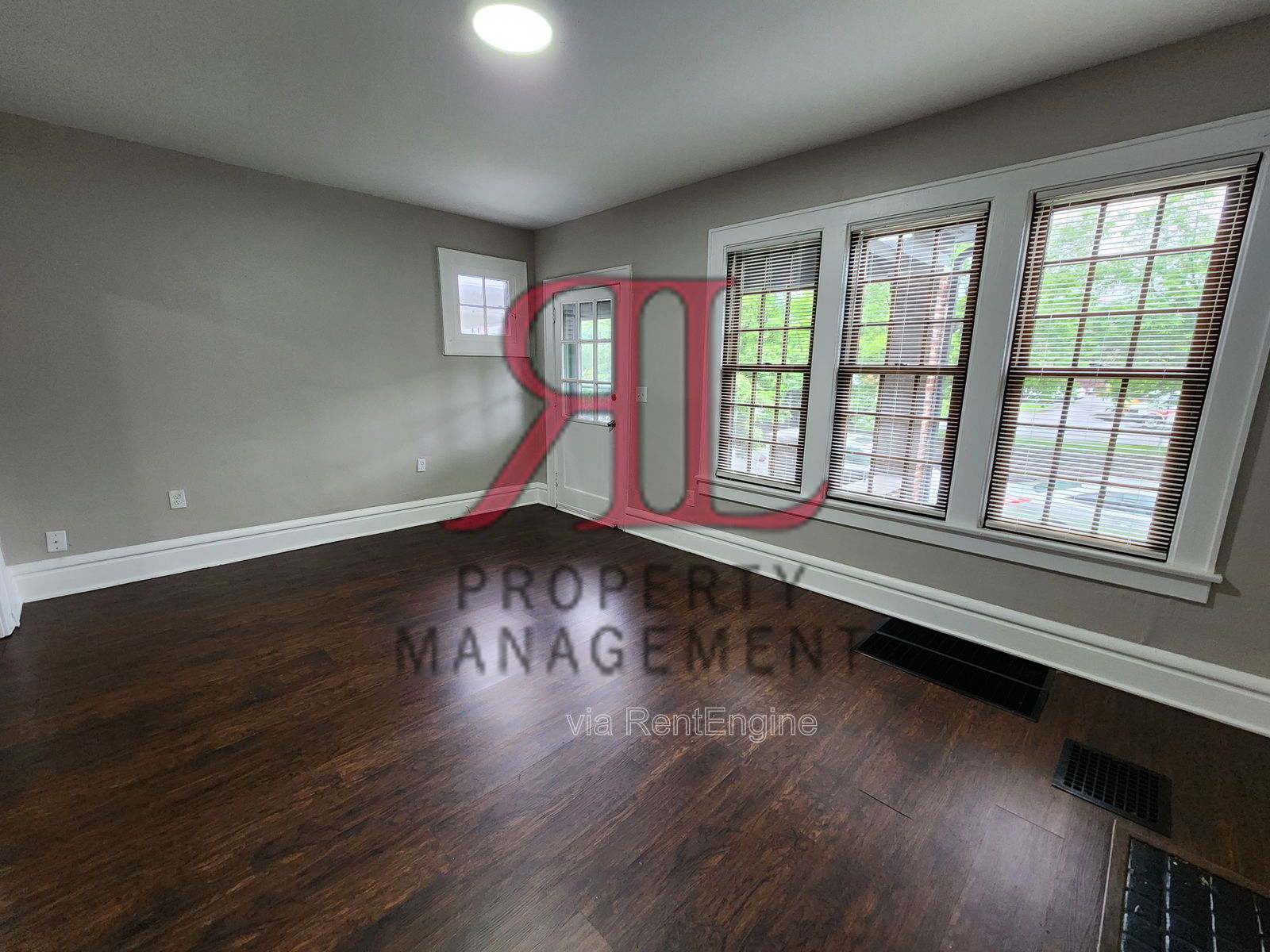 Building Photo - 644 S Champion Ave