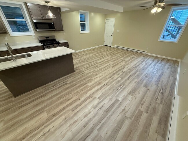 Building Photo - 2537-39 N. Weil St.