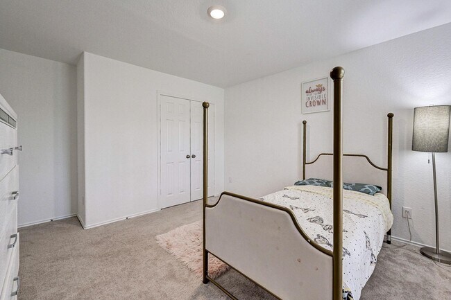 Building Photo - 1702 Campos Ct