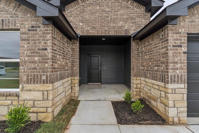 Building Photo - 8517 E Fort Worth St