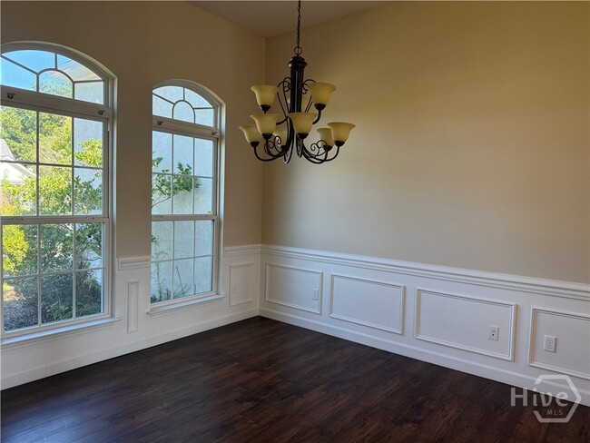 Building Photo - 107 Willow Point Cir