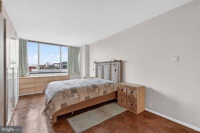 Building Photo - 2700 Virginia Ave NW