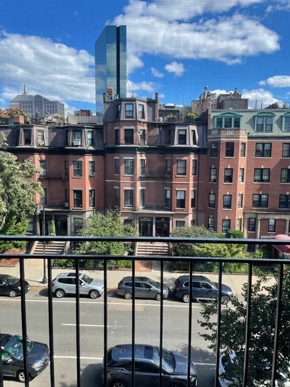 Building Photo - 228 Beacon St