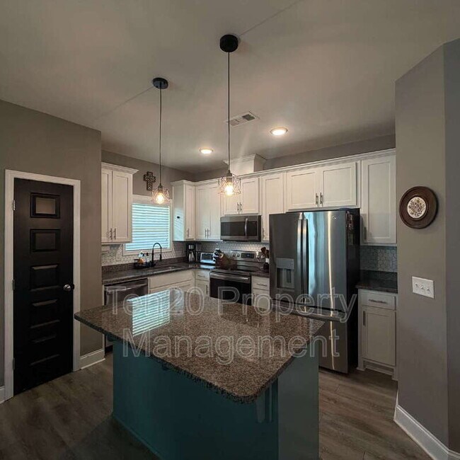 Building Photo - 18 Vineyard Dr