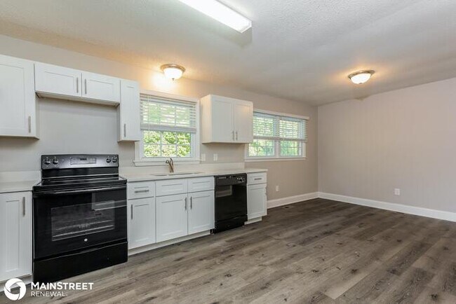 Building Photo - 5702 Willow Dr, Durham, NC 27712