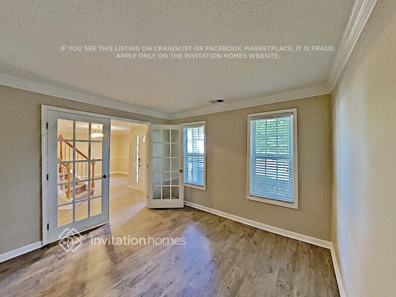 Building Photo - 4017 St George Walk SW