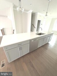 Building Photo - 5266 Ridgeview Retreat Dr