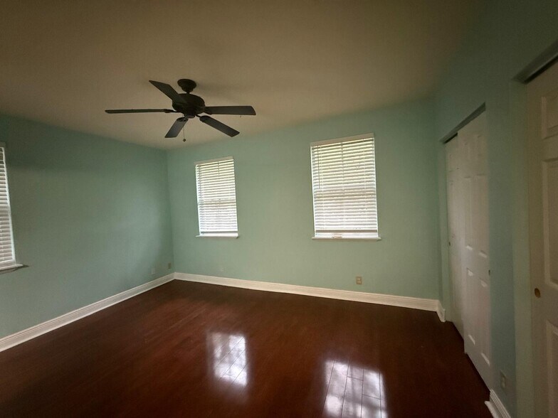 Building Photo - 9981 SW 26th Ct