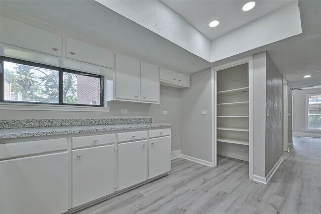 Building Photo - 17805 Villa Way Dr