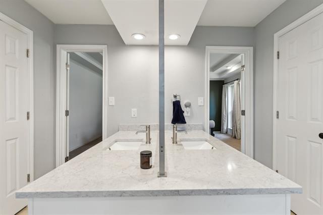 Building Photo - 10216 Shadow Way