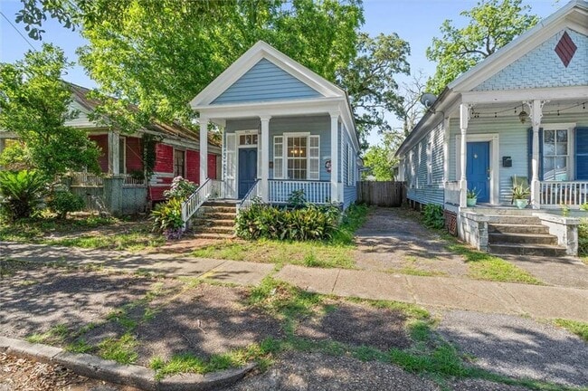 Building Photo - 957 Savannah St