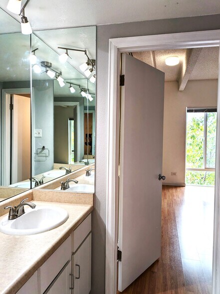 Building Photo - 1888 S Jackson St