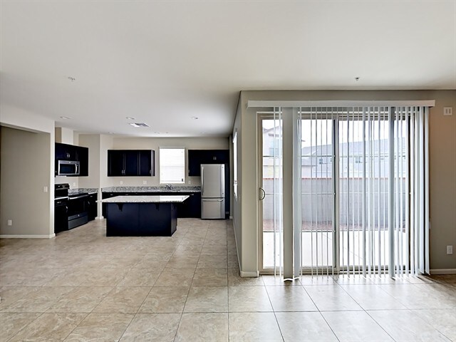 Building Photo - 20735 W Point Ridge Rd