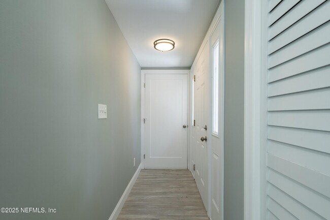 Building Photo - 3371 Thalia Rd