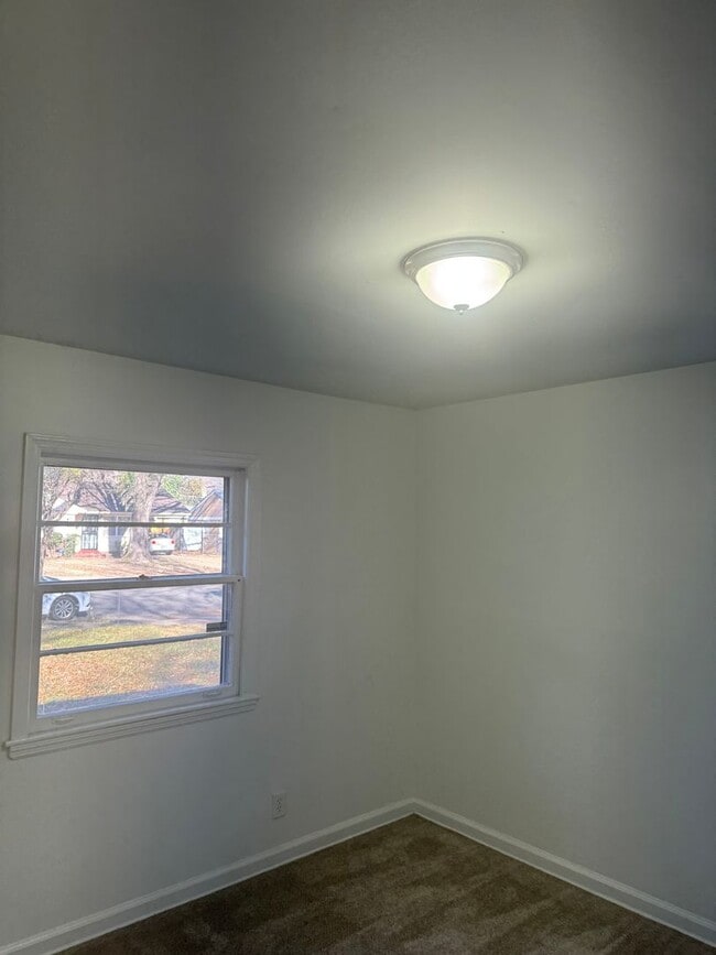 Building Photo - 510 S 19th St