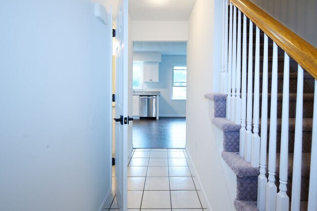 Building Photo - 3017 Fairchild Ln