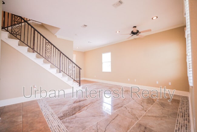 Building Photo - 4744 Amhurst Cir