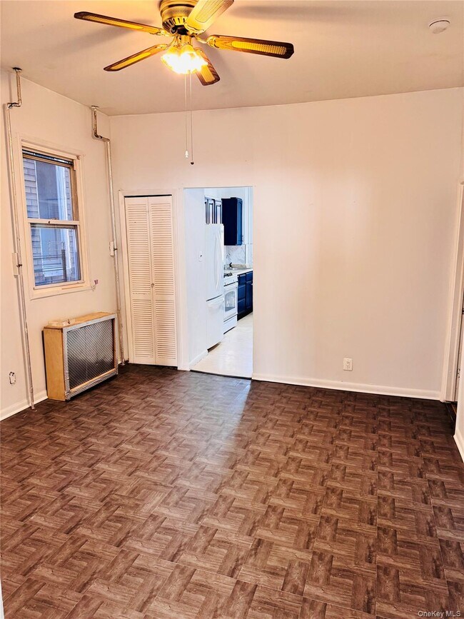 Building Photo - 121 Linden St