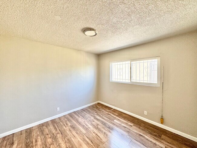 Building Photo - 10910 S Avalon Blvd