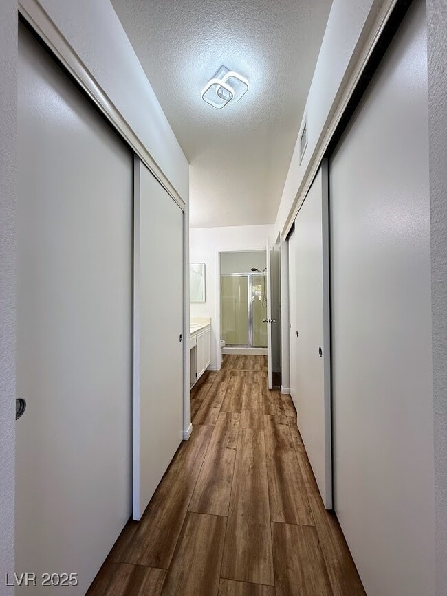 Building Photo - 8070 W Russell Rd