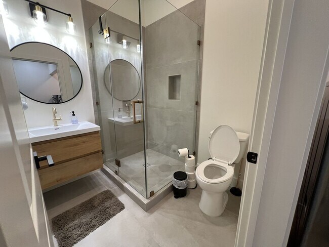 Building Photo - 3636 Gardenia Ave