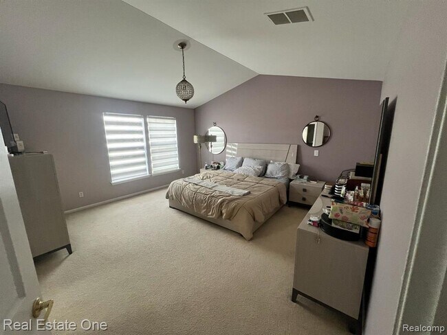 Building Photo - 49325 E Central Park