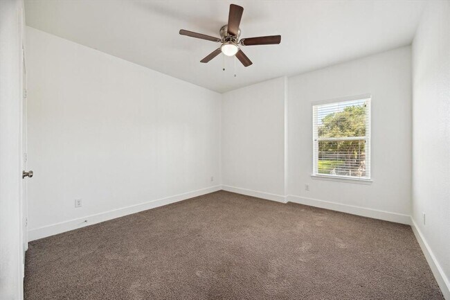 Building Photo - 5041 Mallow St
