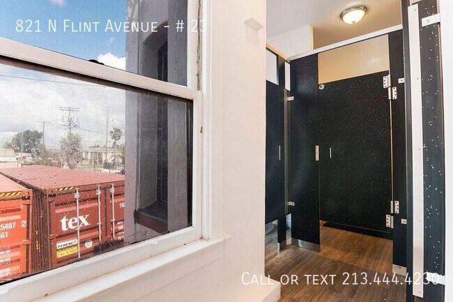 Building Photo - 821 N Flint Ave