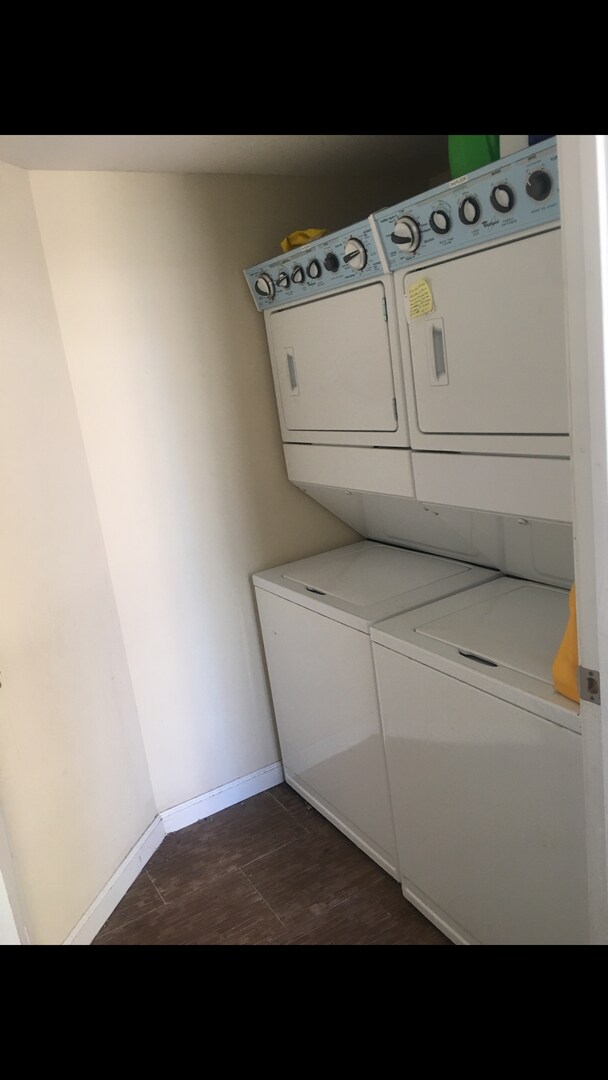 Building Photo - 97 Tichenor St