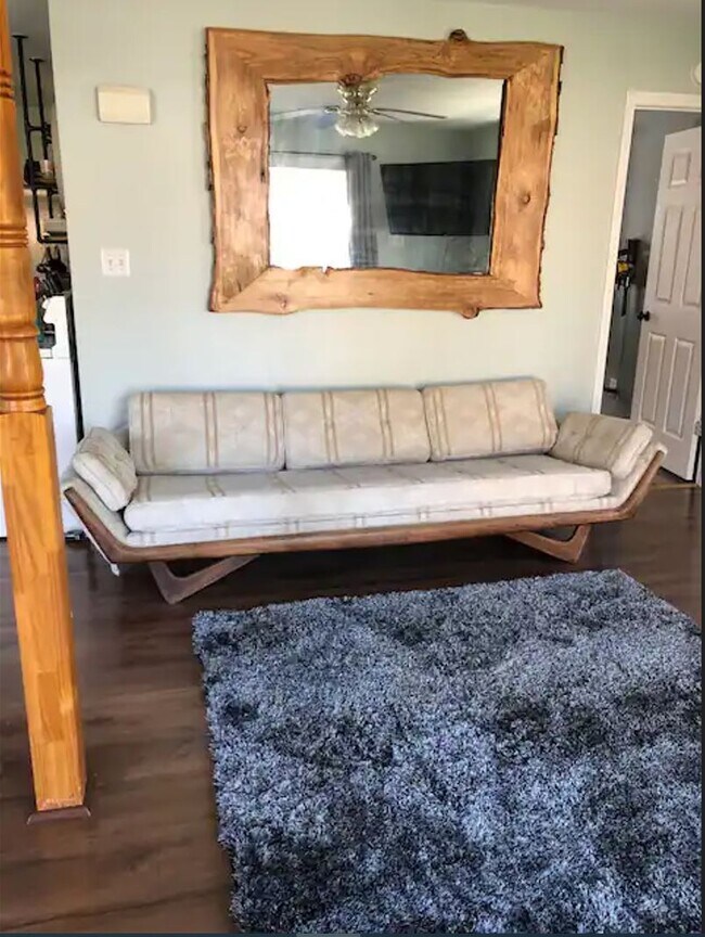 living room - 2304 Rada Dr