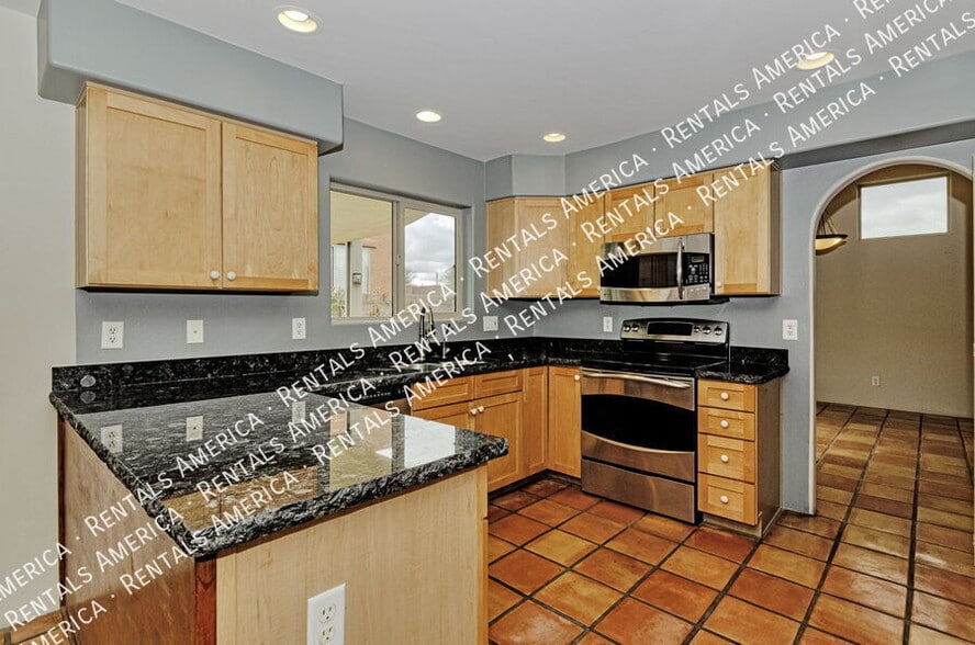 Building Photo - 2974 N Cardell Cir