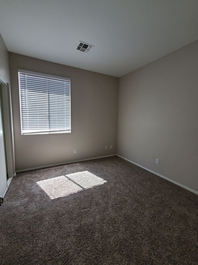 Building Photo - LAVEEN VILLAGE BEAUTIFUL 3 BEDROOMS PLUS D...