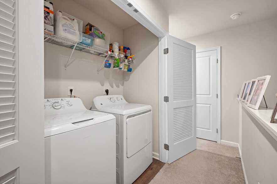 Building Photo - 71 Southwind Dr