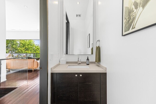 Building Photo - Architectural Contemporary with Panoramic ...