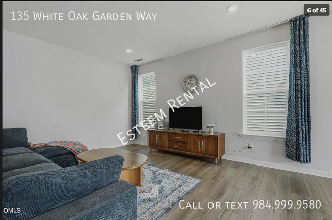 Building Photo - 135 White Oak Gdn Wy