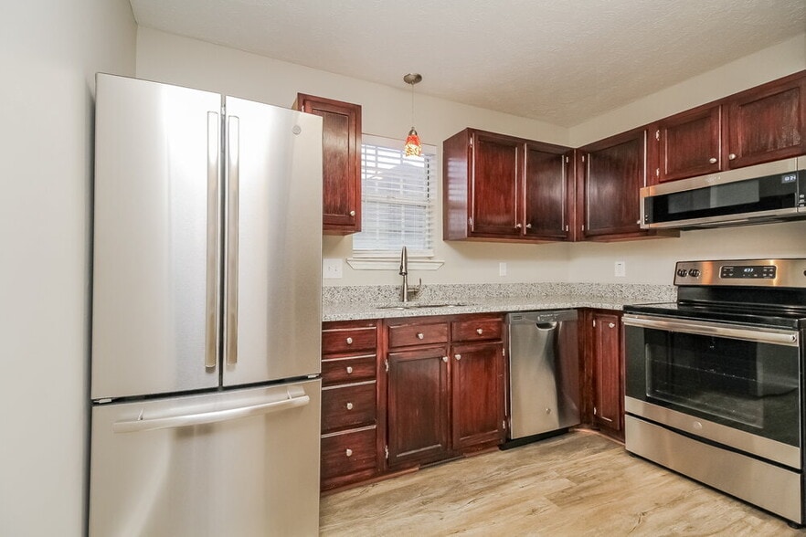 Building Photo - 3920 Calumet Dr